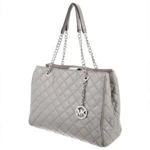 ＭＩＣＨＡＥＬ ＫＯＲＳ Susannah Quilted Grey Lamb Leather Tote Bag